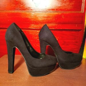 Black Suede Pumps Size 5 1/2